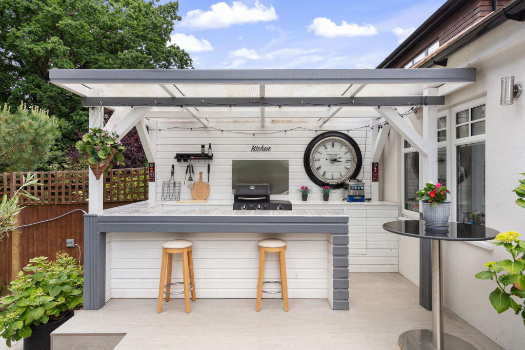 Additional image 33 of Hayes Chase, West Wickham, BR4