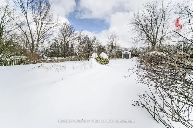 Additional image 16 of 122 FOREST GLEN Cres