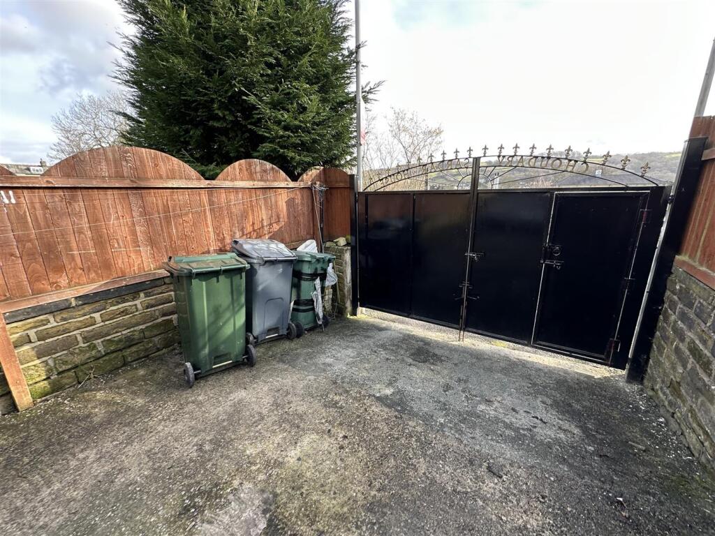 Additional image 4 of Selborne Grove, Keighley