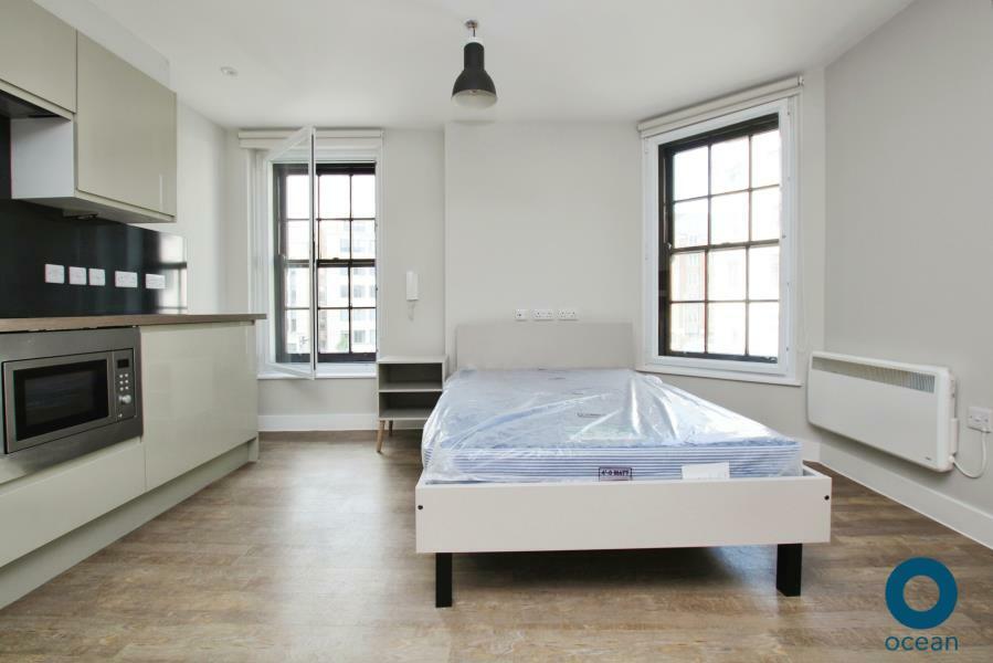 Additional image 3 of Small Street - City Centre