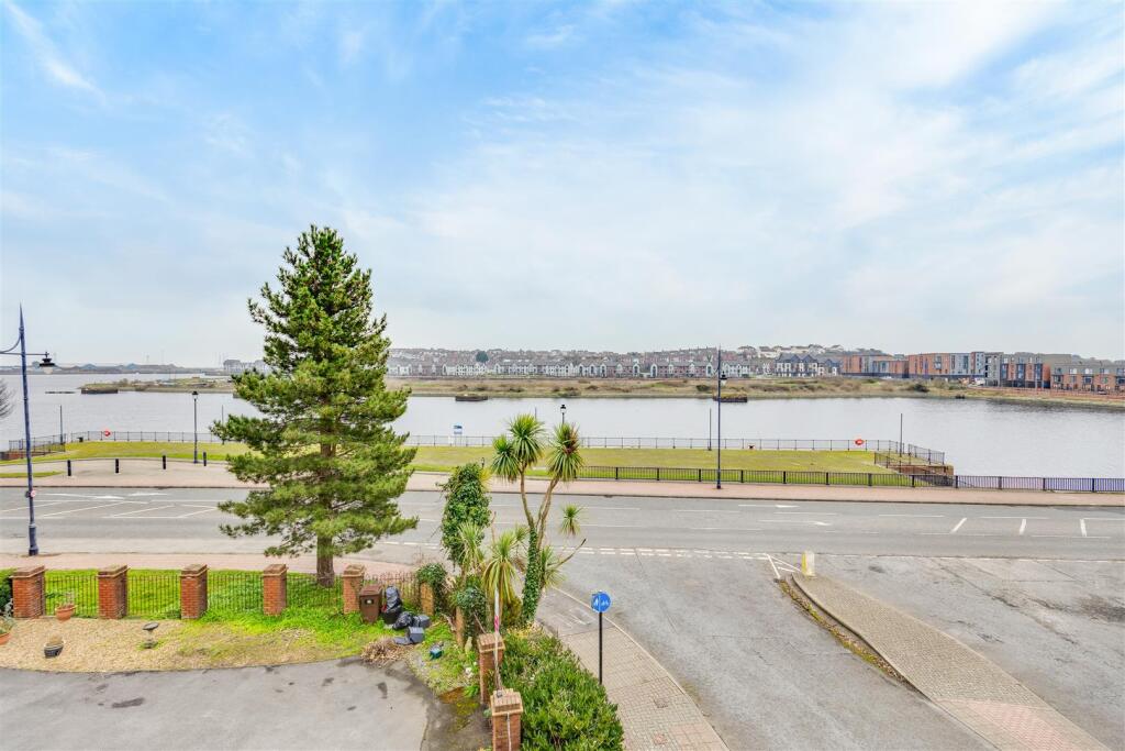 Additional image 22 of Rhodfa Sweldon, Barry