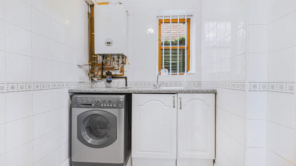 Additional image 4 of Becket Close, Four Oaks