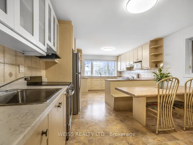 Additional image 12 of 98 Frontenac Ave