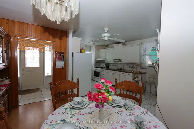 Additional image 6 of 6 Strathavon Dr