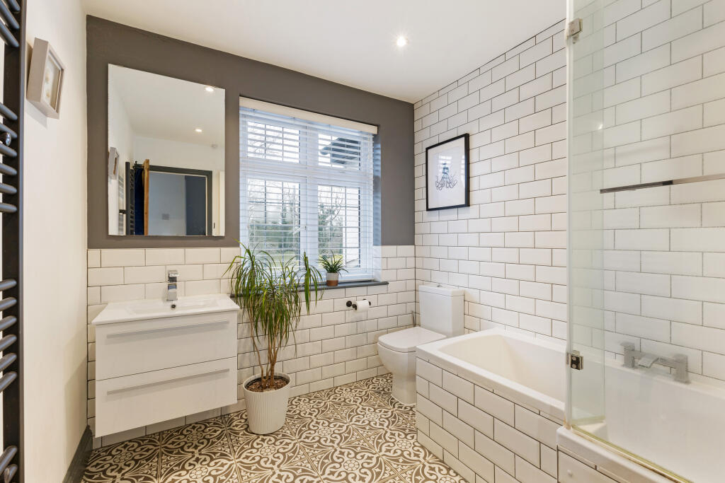 Additional image 8 of Meadow Walk, Harpenden, AL5