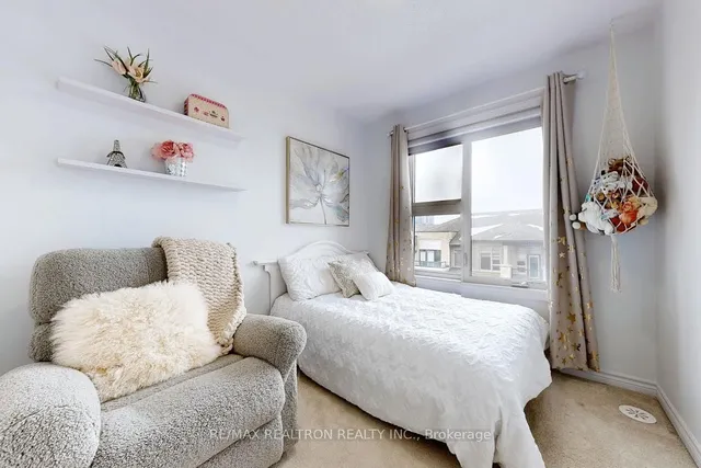 Additional image 21 of 418 Athabasca Common