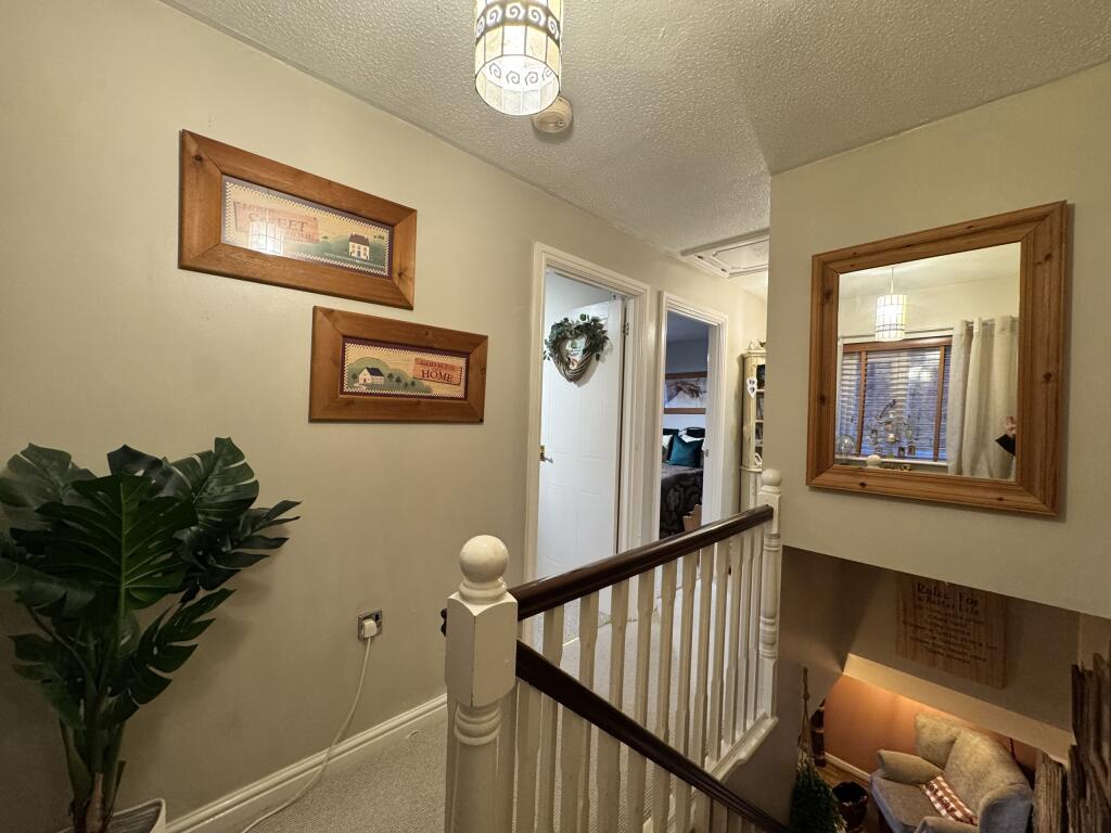 Additional image 11 of Golygfa'R Eglwys, Pontypridd