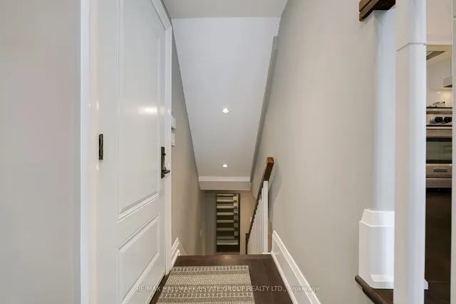 Additional image 31 of 30 Roosevelt Rd