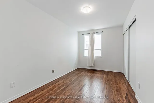 Additional image 8 of 523 Glengarry Ave