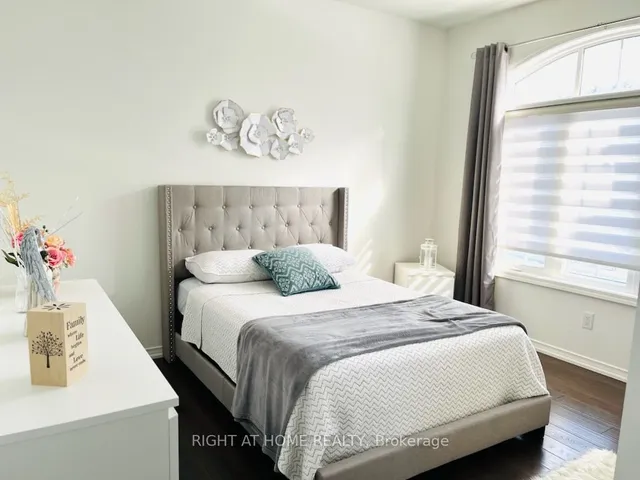 Additional image 25 of 64 Emmett Ave