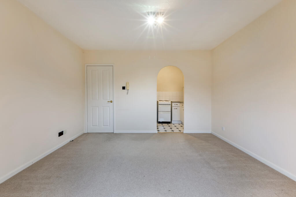 Additional image 16 of Robin Court, Harpenden, AL5