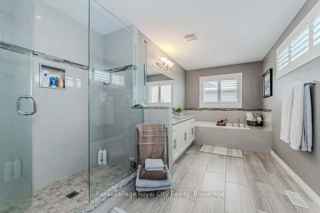 Additional image 27 of 213 Tremaine Cres