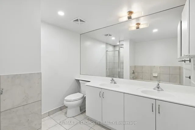 Additional image 20 of 209 Fort York Blvd Unit 678