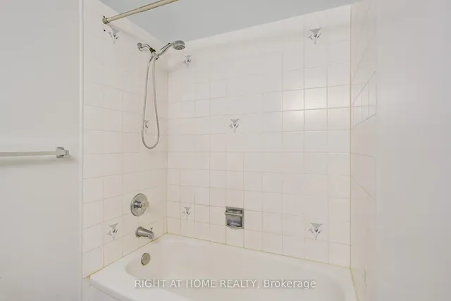 Additional image 18 of 350 Alton Towers Circ Unit 1910