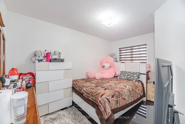 Additional image 24 of 46 Hollowgrove Blvd