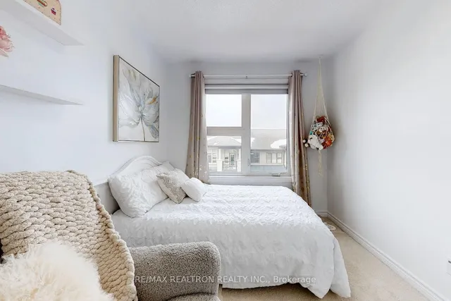 Additional image 19 of 418 Athabasca Common