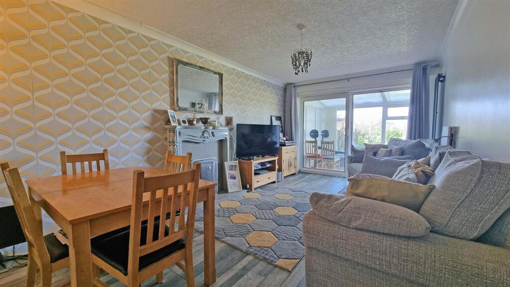 Additional image 10 of Woodleaves, Hollywood