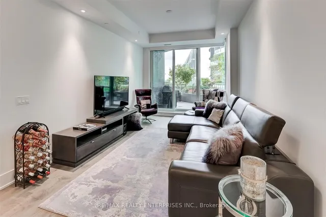 Additional image 10 of 1 Edgewater Dr Unit 212