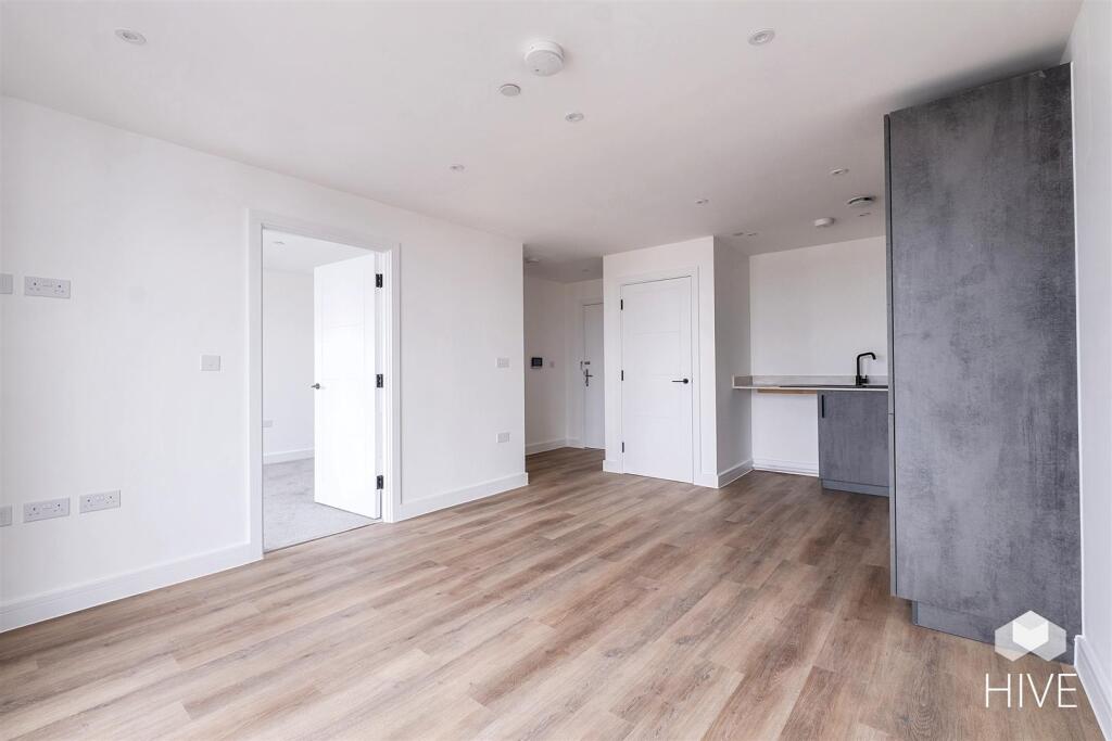 Additional image 8 of The Sloop, Commercial Road, Poole