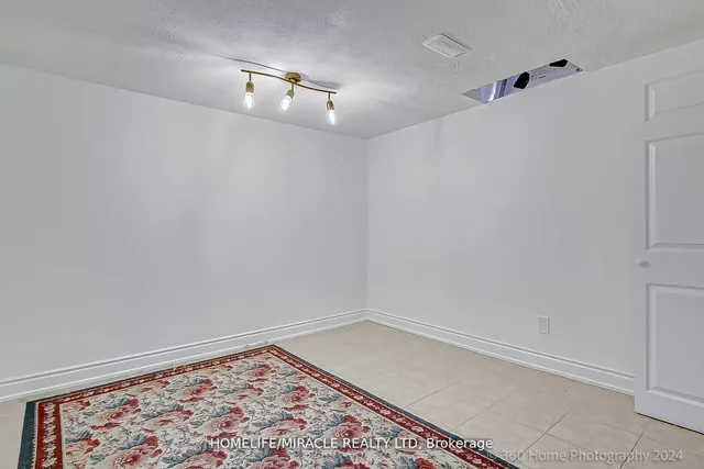 Additional image 25 of 581 Hayward Cres