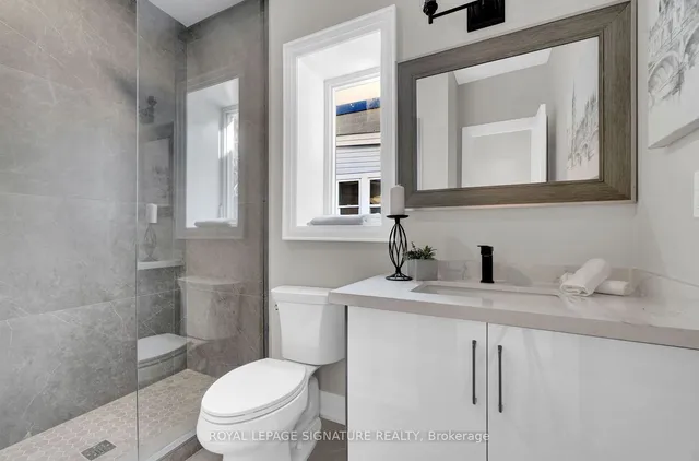 Additional image 21 of 1646 Dupont St