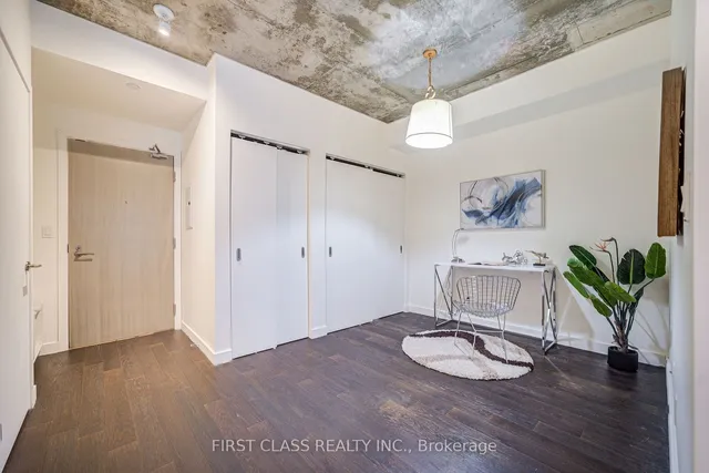 Additional image 11 of 111 Bathurst St Unit 912