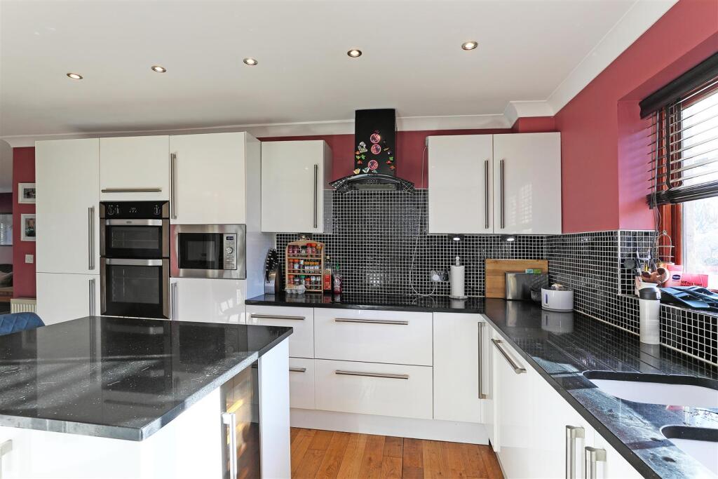 Additional image 6 of Tall Trees, 117, Scholes Lane Scholes, Cleckheaton, BD19 6LY