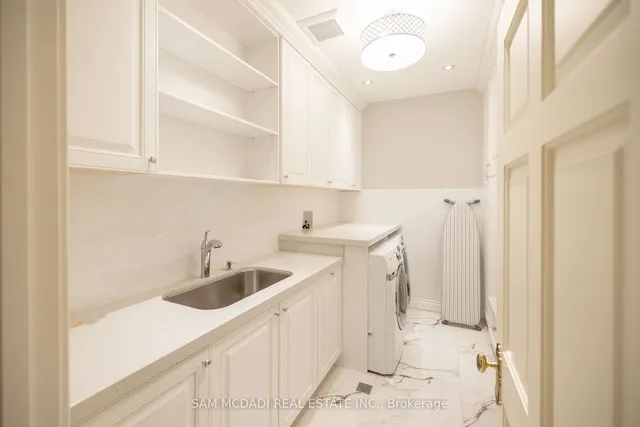 Additional image 28 of 246 Riverside Dr