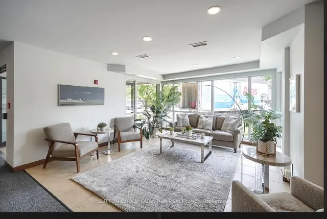 Additional image 4 of 5070 Fairview St Unit 506