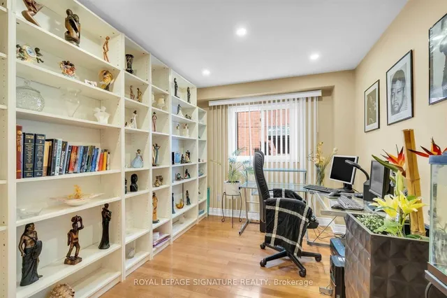 Additional image 17 of 16 Hyatt Dr