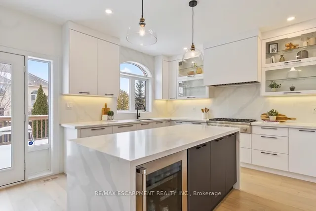 Additional image 16 of 2455 BON ECHO Dr