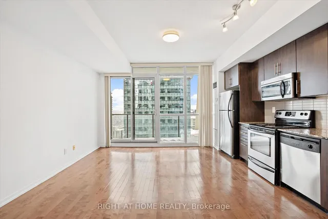 Additional image 10 of 65 Bremner Blvd Unit 2403