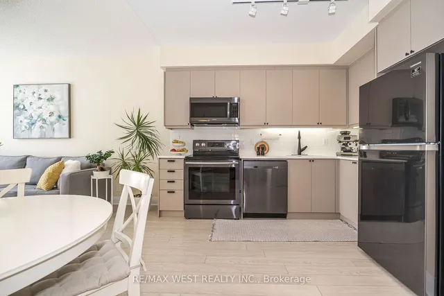 Additional image 10 of 15 Zorra St Unit 605