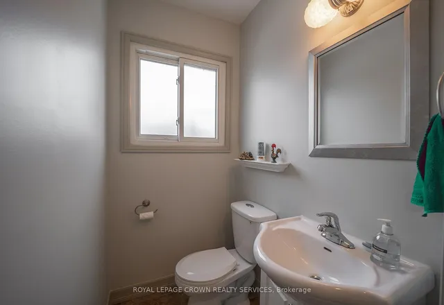 Additional image 13 of 196 Upper Canada Dr