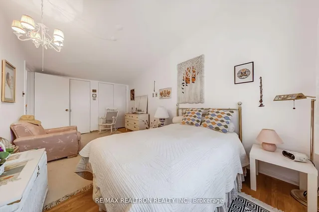 Additional image 27 of 70 Castlebury Cres Unit 9