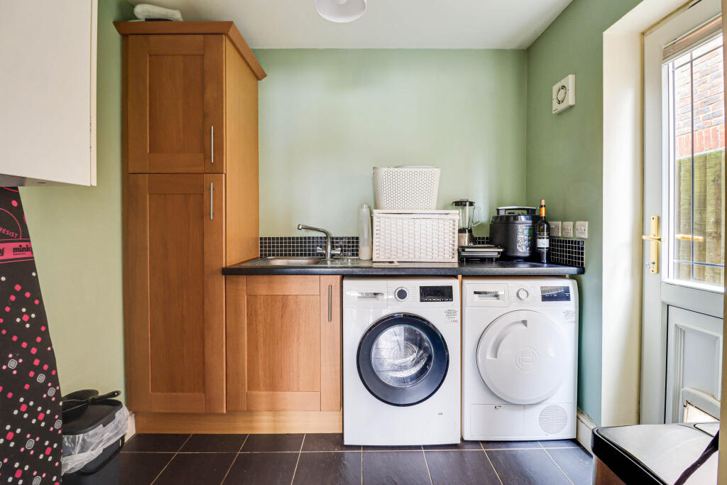 Additional image 18 of Redfield Close, Redbourn, Hertfordshire, AL3