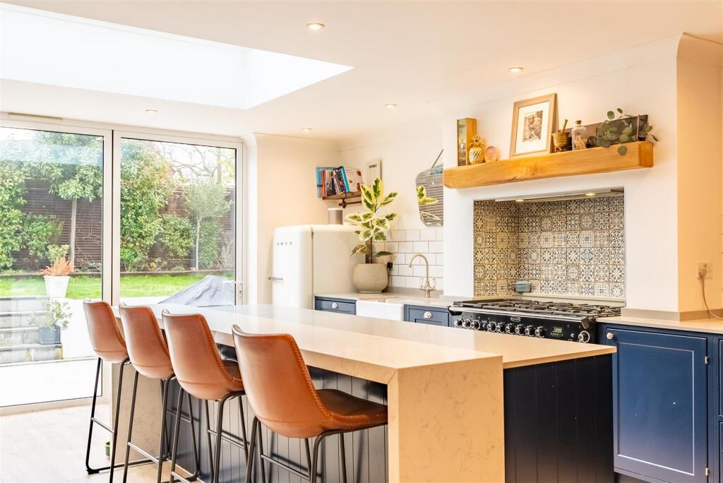 Additional image 10 of Park Lane, Colney Heath, St. Albans