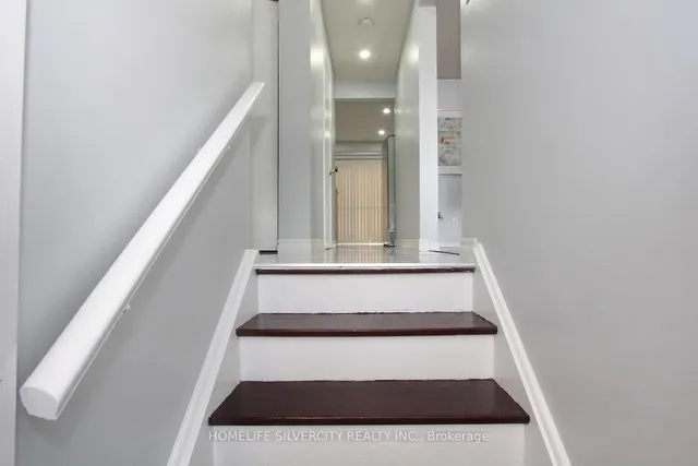 Additional image 5 of 7500 Goreway Dr Unit #37