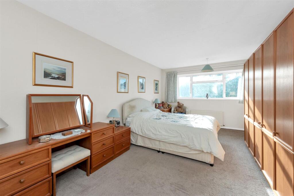 Additional image 5 of Shepherds Way, Harpenden