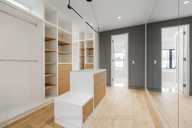 Additional image 17 of 677 Huron St