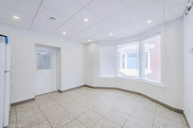 Additional image 5 of 19 Schneider Ave