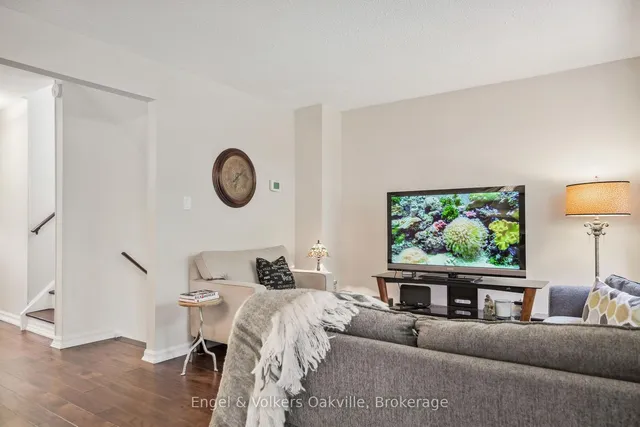 Additional image 6 of 1027 Elizabeth Pl
