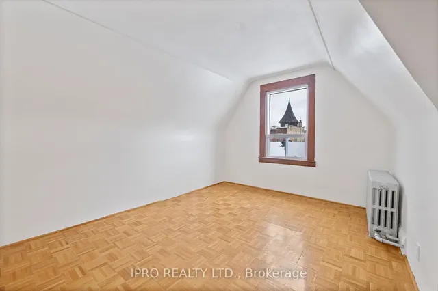 Additional image 29 of 15 Macdonell Ave