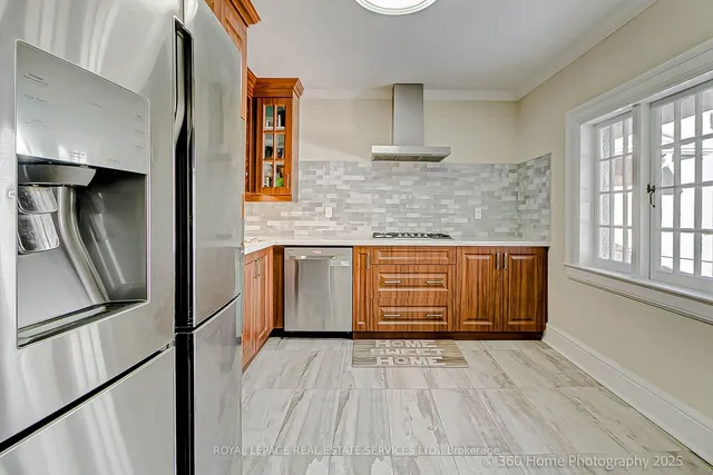 Additional image 23 of 109 High Park Ave