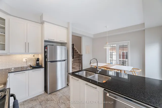 Additional image 33 of 2220 Queensway Dr Unit 15