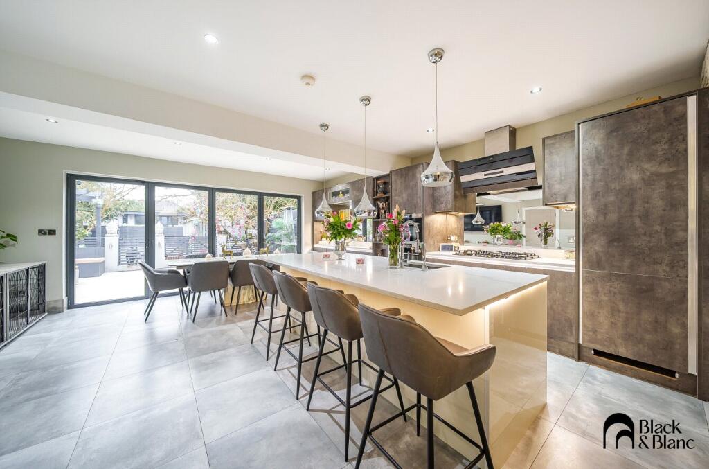 Additional image 40 of Queensway, West Wickham, Bromley, BR4