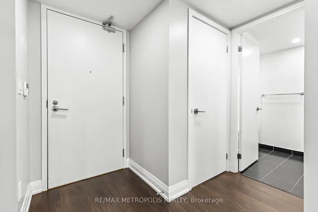 Additional image 24 of 209 Fort York Blvd Unit 678