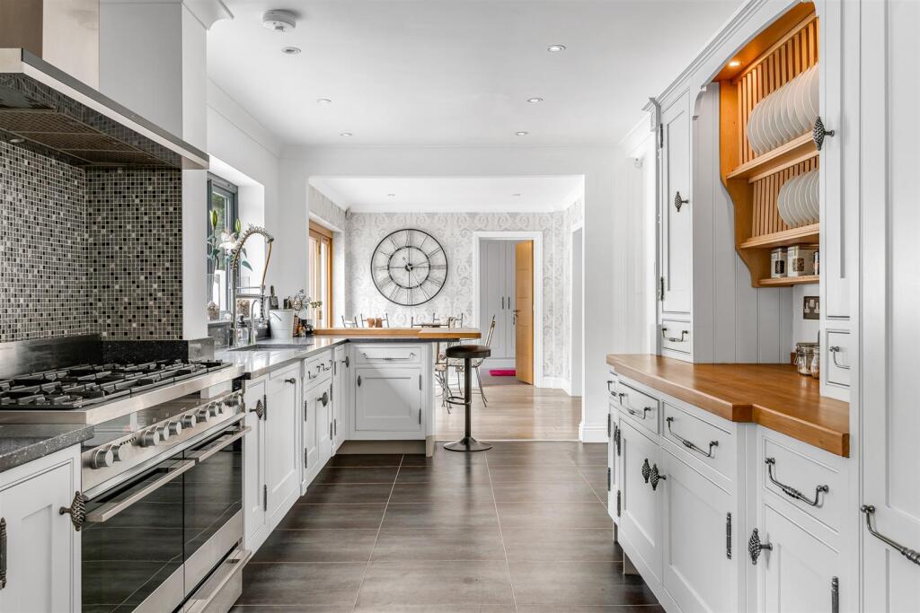 Additional image 5 of Harmer Green Lane, Welwyn