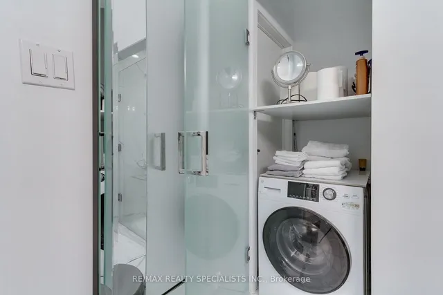 Additional image 32 of 1842 Queen St Unit 204