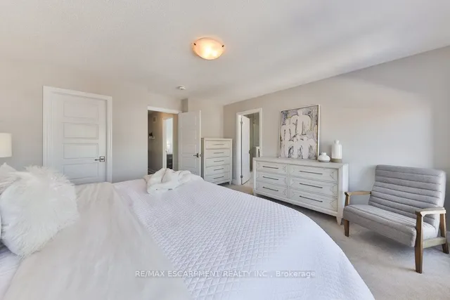 Additional image 22 of 2 Vaudeville Dr